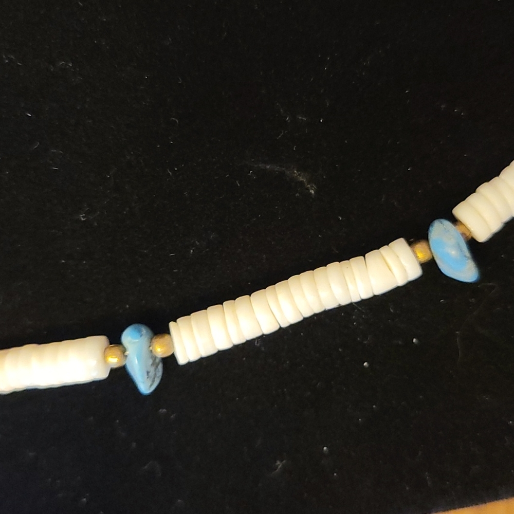 Choker Necklace - Picture 2 of 4